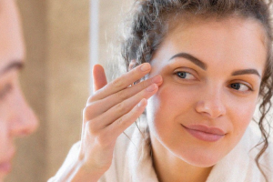 Effective Skin Care Tips to Combat Wrinkle-Prone Aging Skin